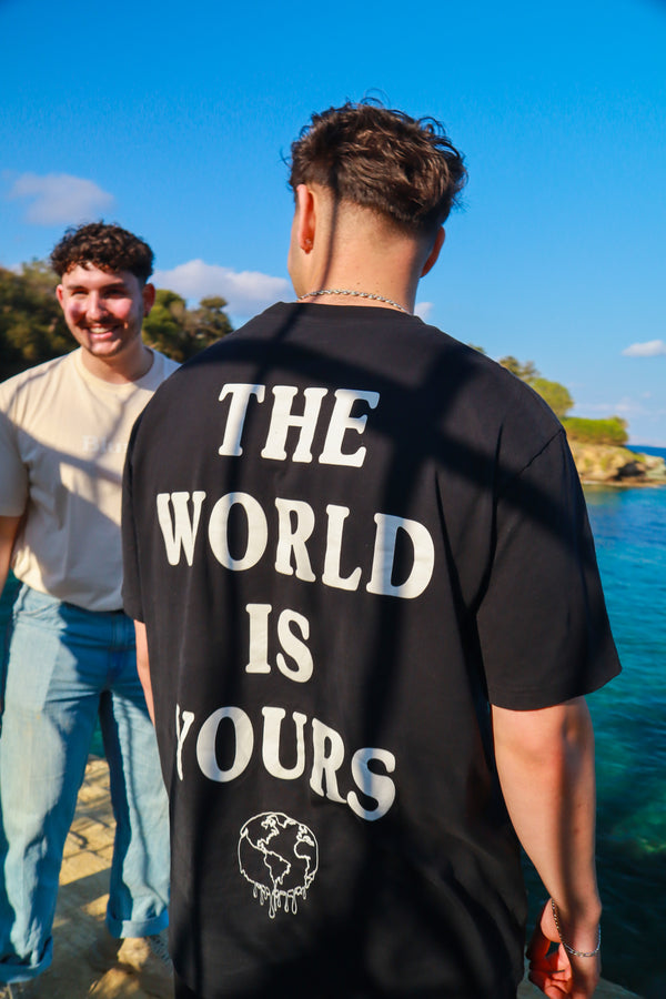Tee-shirt oversize "The World Is Yours" Noir.